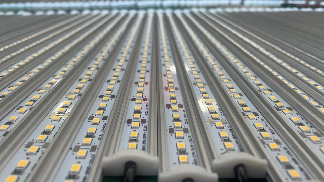 Lampu Strip Led Interior dan Eksterior